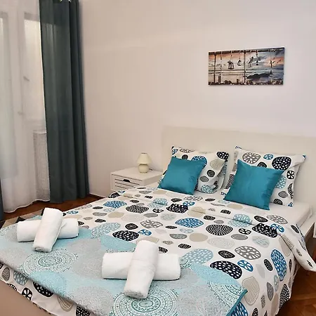 Apartment Sweet Story Central